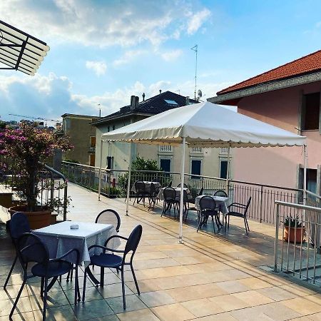 Hotel Ines فاراتسي المظهر الخارجي الصورة