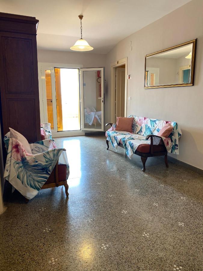 Hotel Ines فاراتسي المظهر الخارجي الصورة